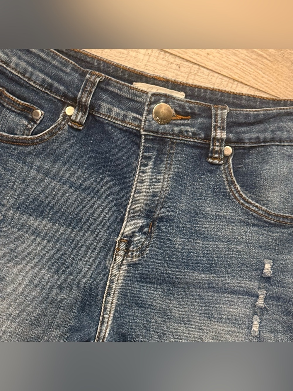 Elan Distressed Mid Rise Short - Denim. NWT Size (M) Medium - Picture 5 of 10